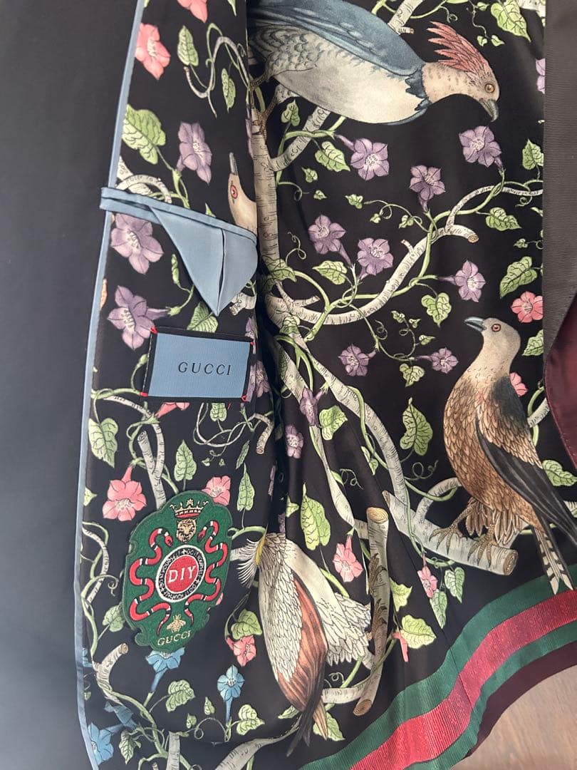 GUCCI バーガンディ タキシードジャケット　成人式　結婚式