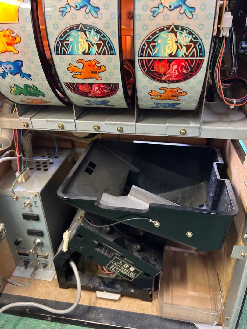 【京都市引き取り限定】パチスロ　ワードオブライツ メダル無し