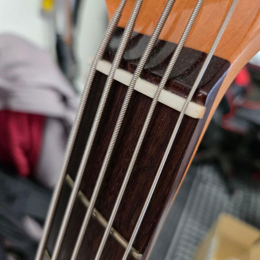 Deluxe Jazz Bass® V, Kazuki Arai Edition