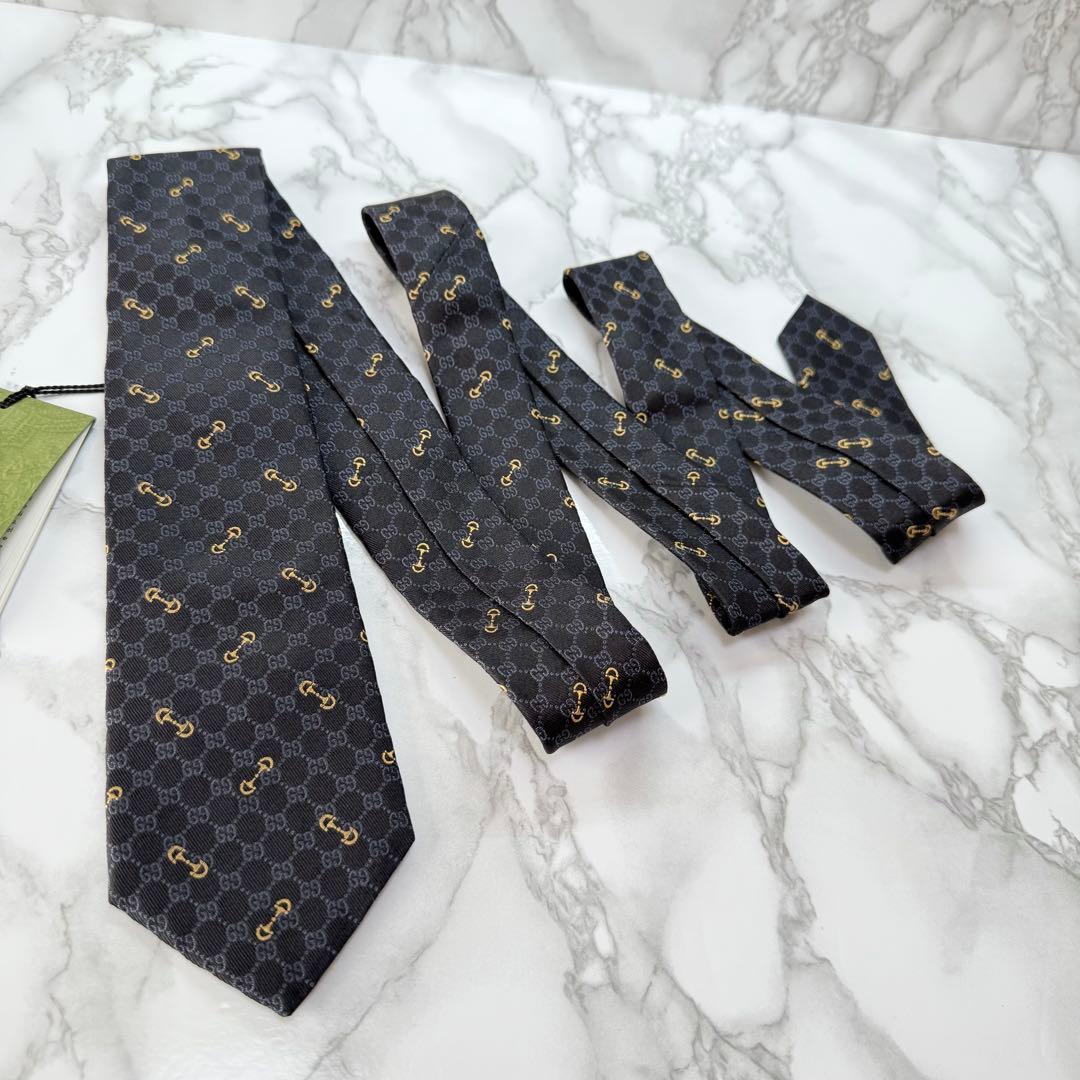 ✨未使用級タグ付✨ 近年モデル GUCCI ネクタイ シルク100% GG柄 紺