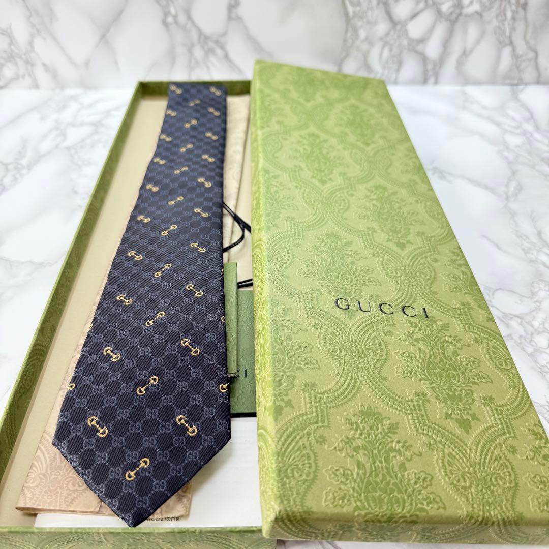 ✨未使用級タグ付✨ 近年モデル GUCCI ネクタイ シルク100% GG柄 紺