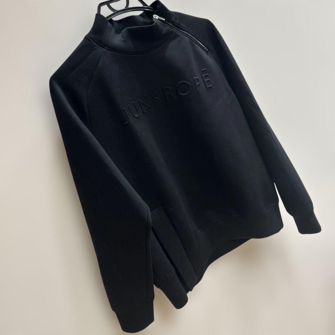 ジュン&ロペ　黒　トレーナー