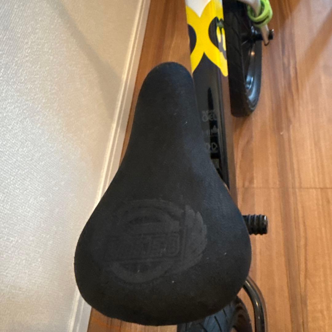 【競技用バランスバイク、日本未入荷】bike8 黒/銀モデル