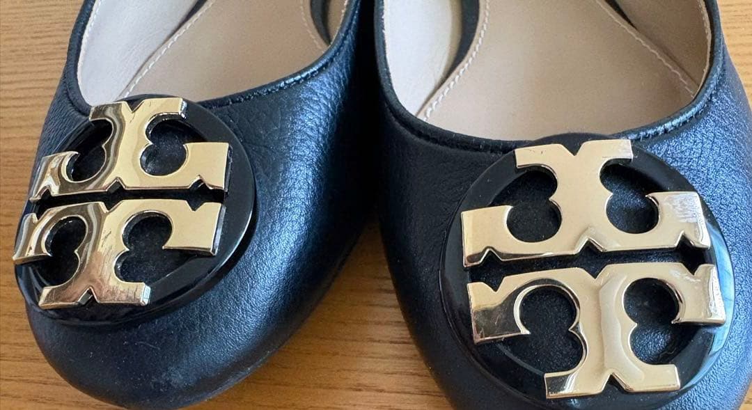 Tory Burch 黒 レザーフラットシューズ