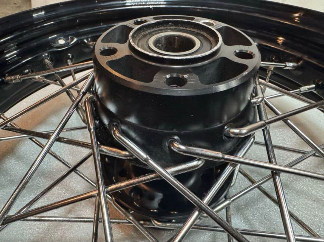 ハーレーダビットソン　　スポーツスター　ナイトロッド　リアホイール