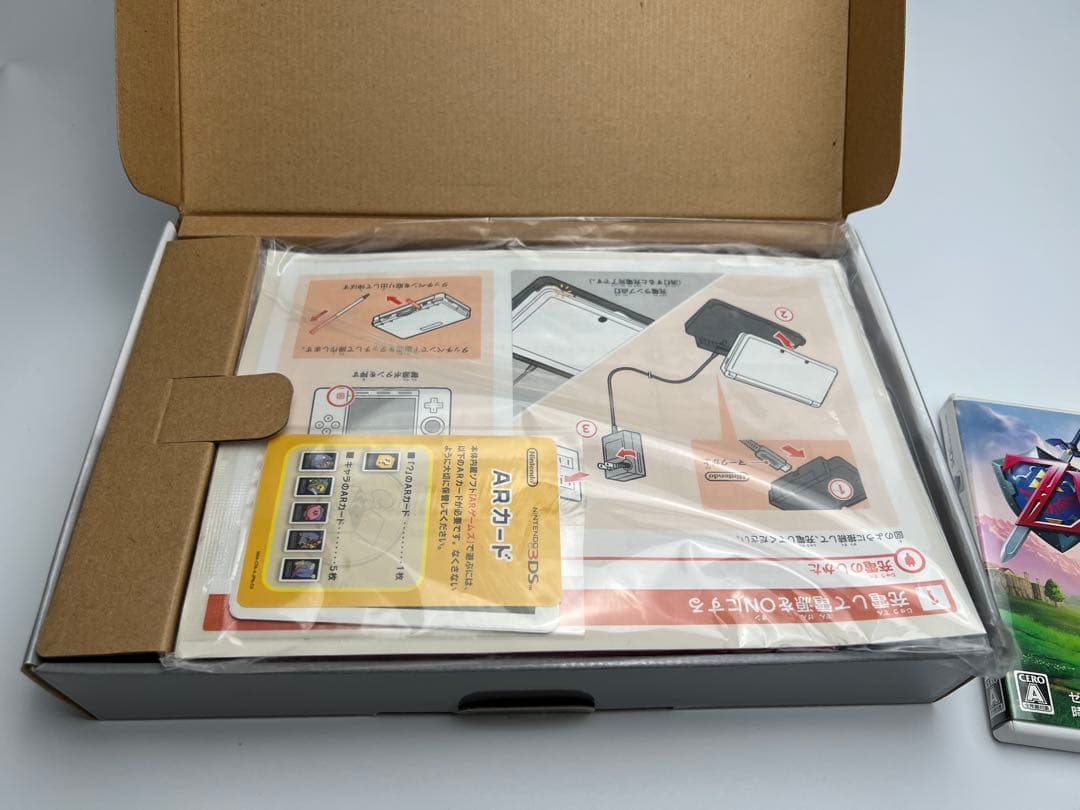 ニンテンドー3DS アイスホワイト　ゼルダの伝説　時のオカリナ