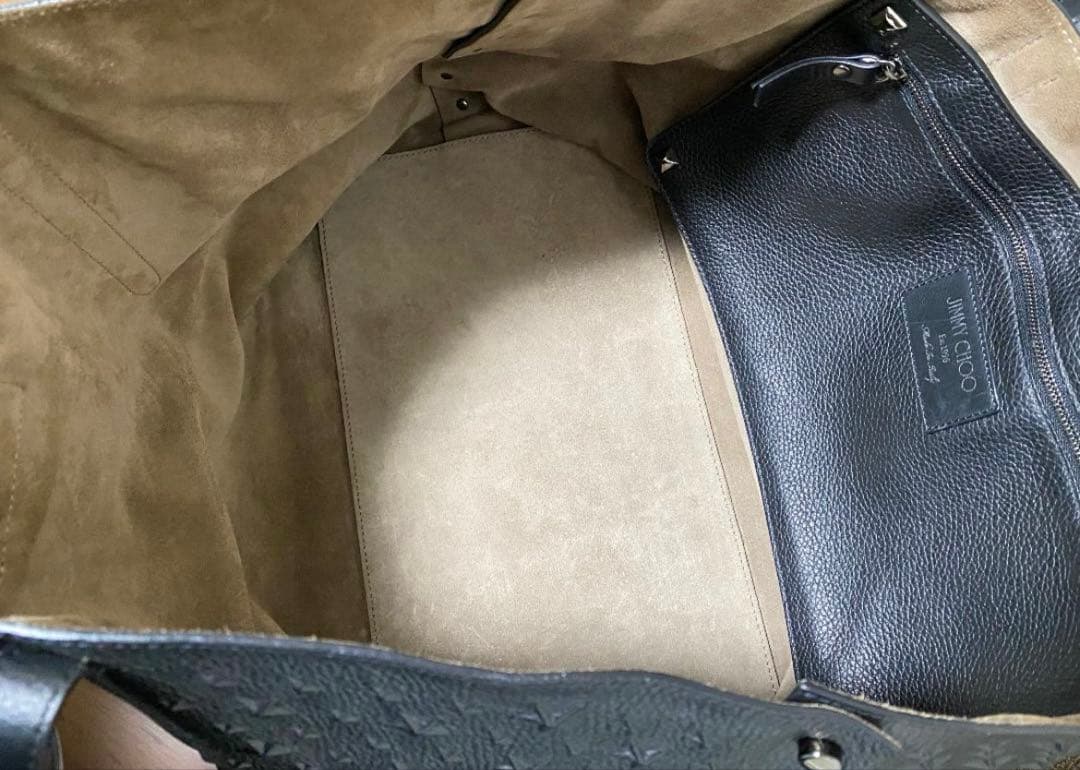 ジミーチュウ　スタッズ付きブラックレザートートバッグ