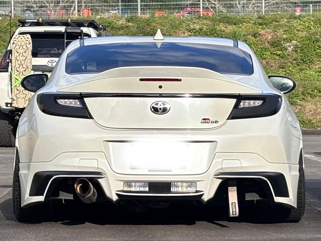 GR86 ZN8 リアピースストレートマフラー 左出し