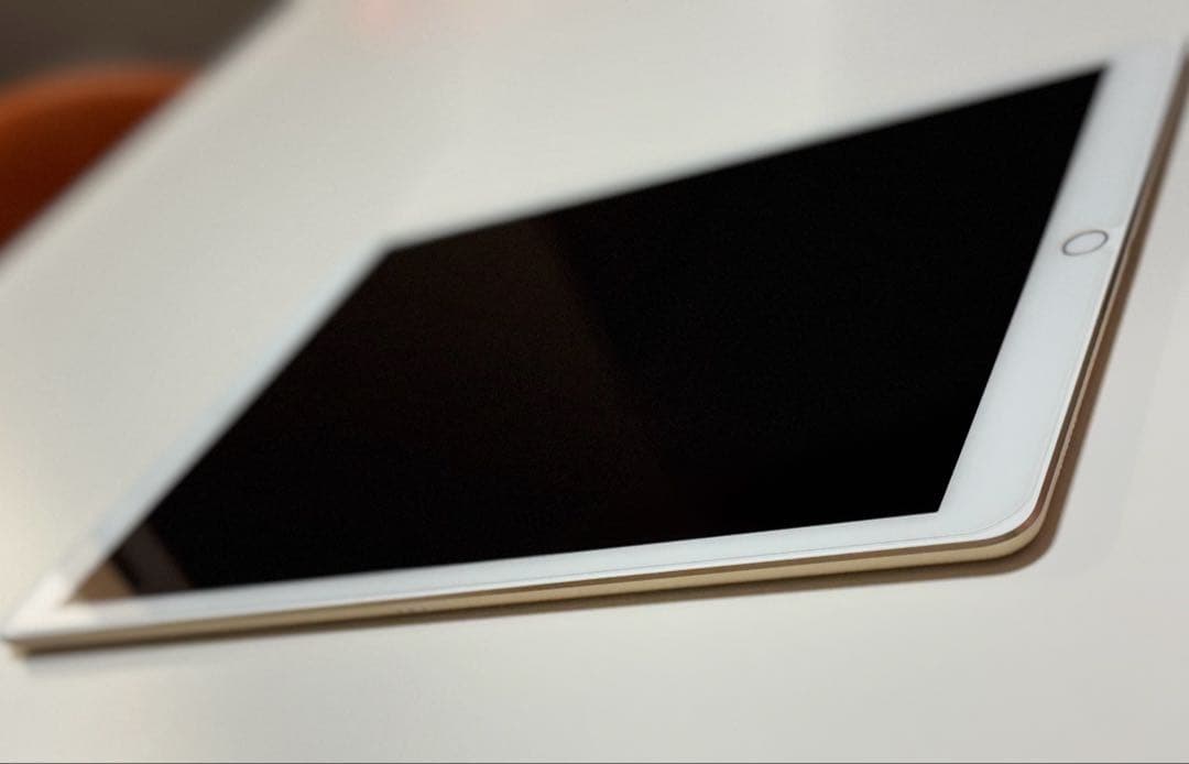 • iPad Pro 12.9 第1世代 128GB 美品 ガラスフィルム付 •