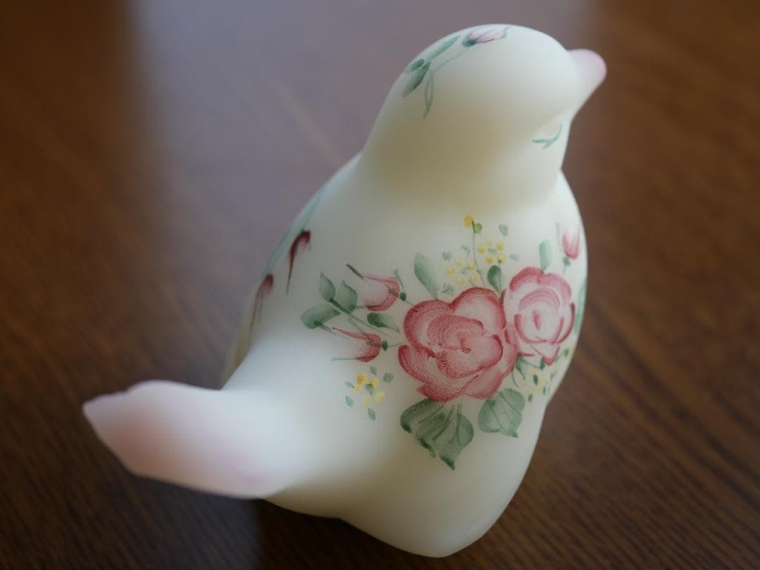 フェントン ペイント付き小鳥フィギュリン （９５周年記念・タグ無し）