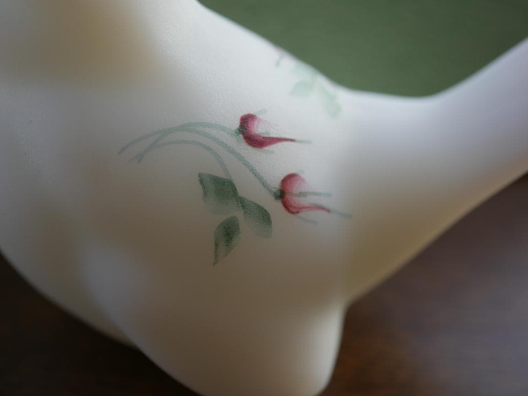 フェントン ペイント付き小鳥フィギュリン （９５周年記念・タグ無し）