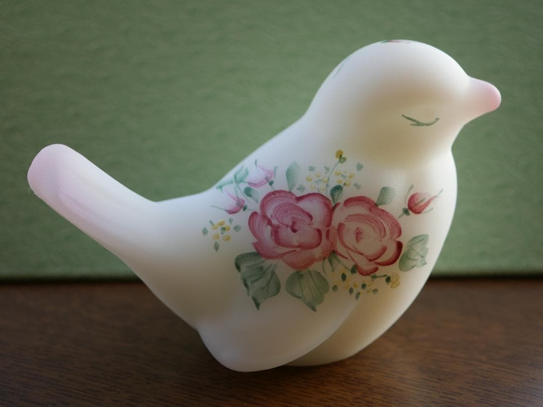 フェントン ペイント付き小鳥フィギュリン （９５周年記念・タグ無し）