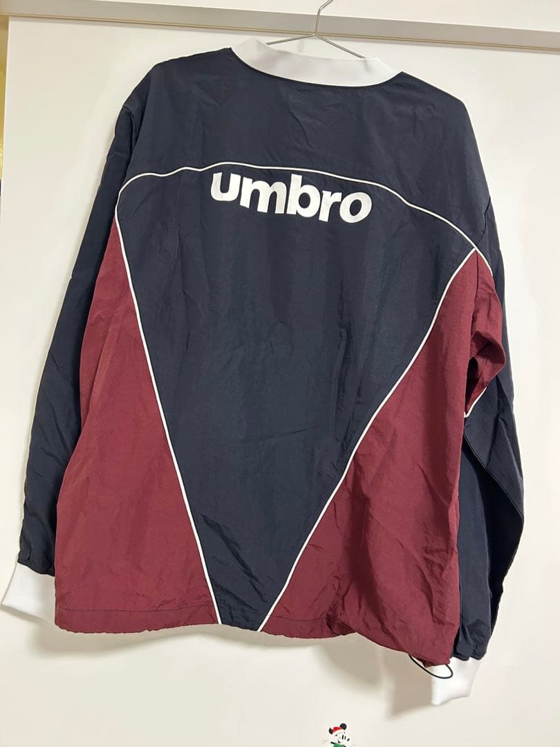 umbro ナイロン プルオーバー　ローリーズファーム　コラボ商品