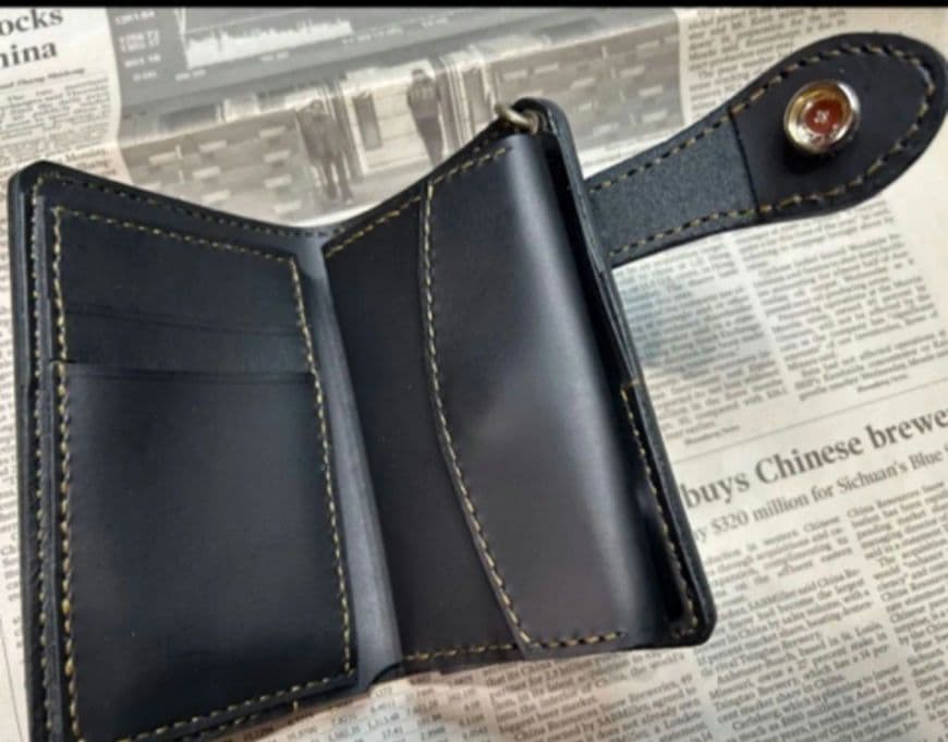 専用‼️女神様➕️黒糸　今❣️売れてる折財布‼️ 黒本革wallet 栃木レザー