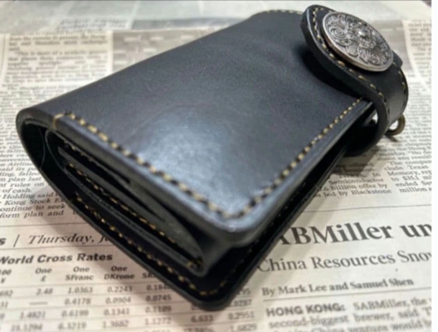専用‼️女神様➕️黒糸　今❣️売れてる折財布‼️ 黒本革wallet 栃木レザー