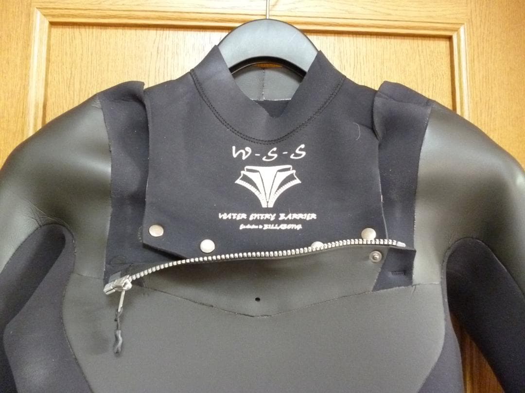 Billabong（ビラボン）チェストジップセミドライ 全身裏起毛 ！送料込み