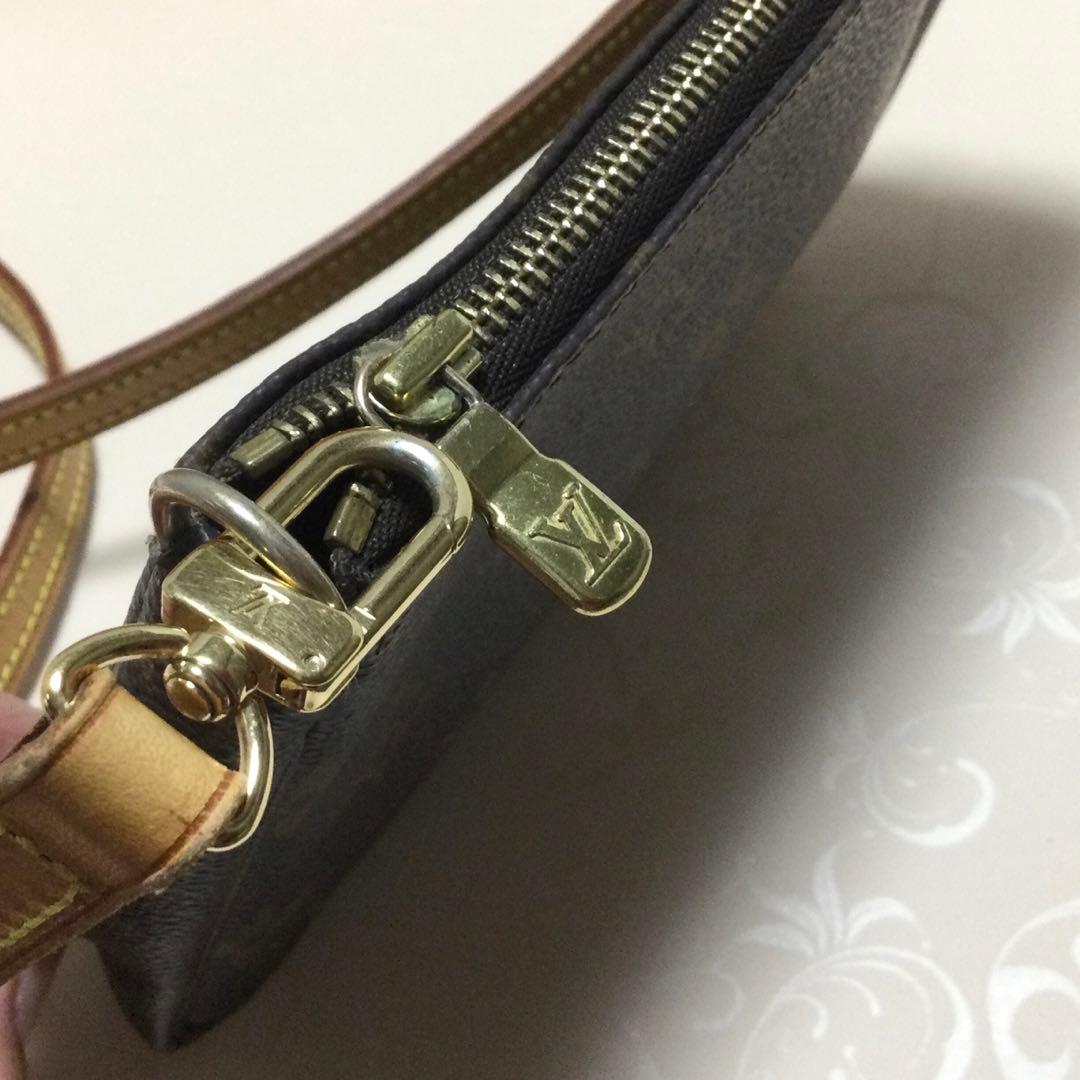 斜めがけ可能★ルイヴィトン モノグラム　アクサリーポーチ　アクセポ　ロングスト付