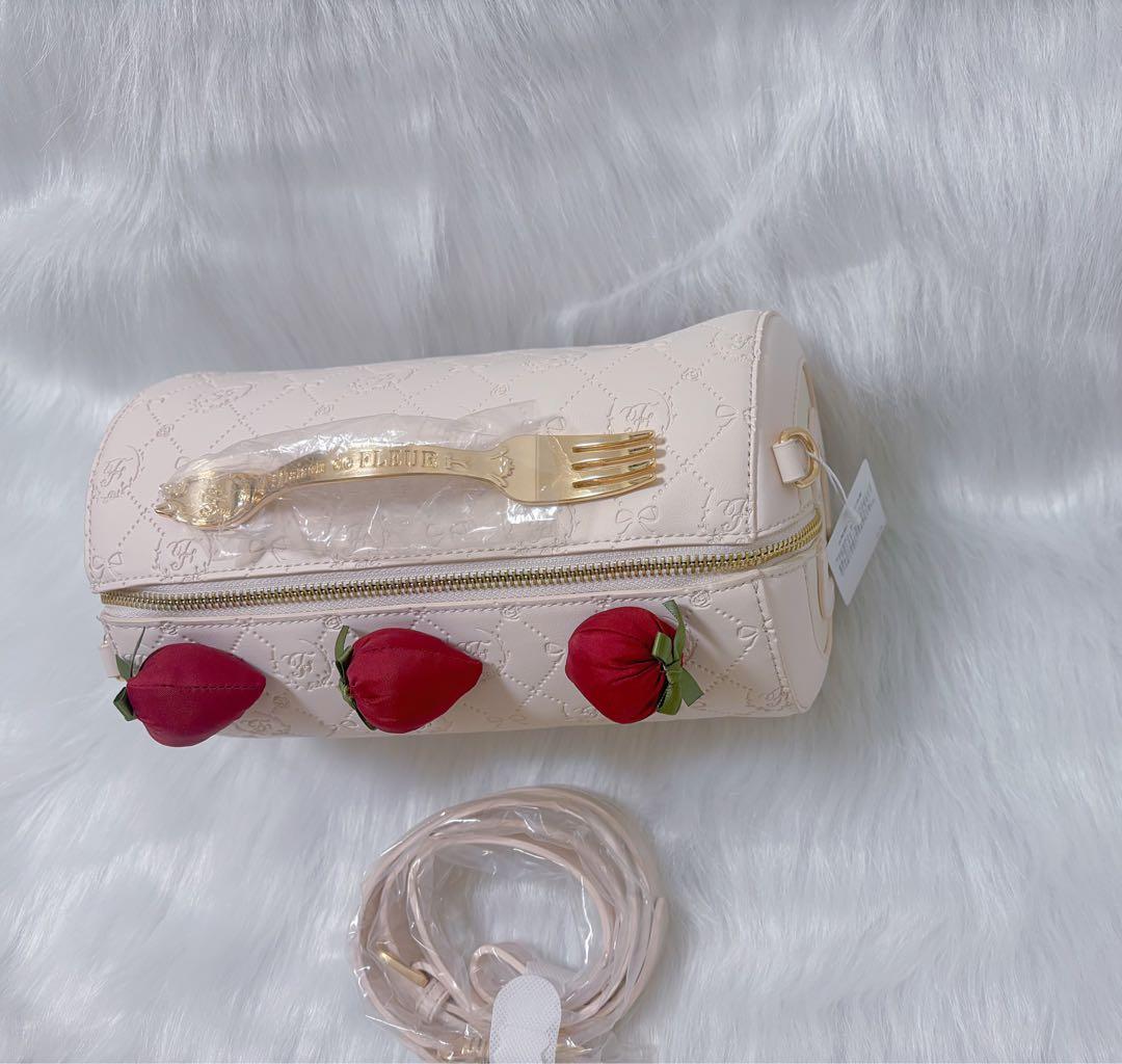 メゾンドフルール　モノグラムロールケーキショルダーバッグ　ピンク