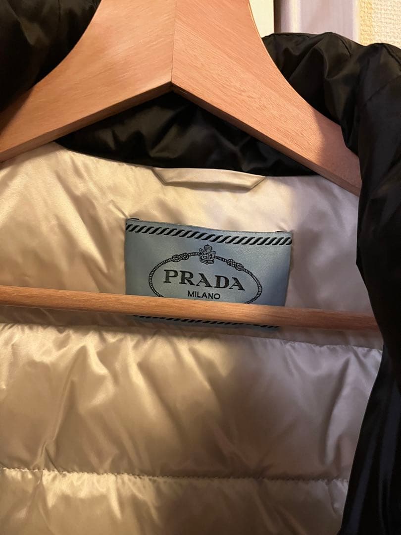 PRADA ブラック ダウンベスト プラダ