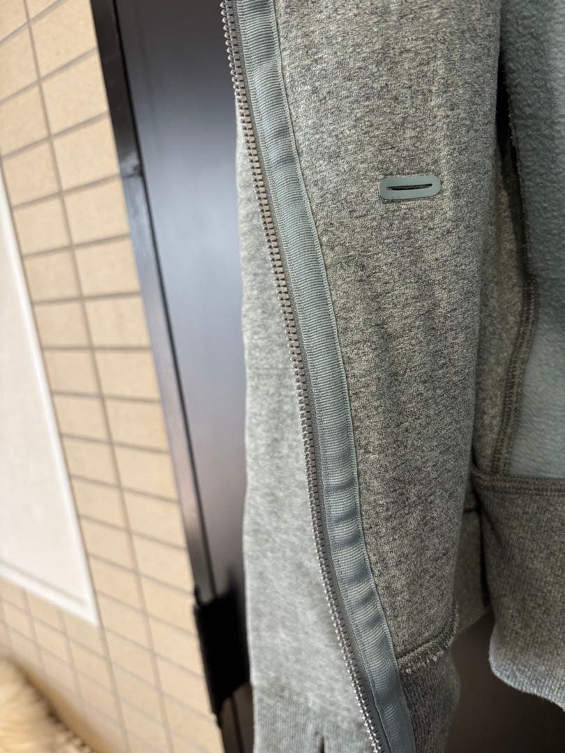 ルルレモン　スキューバフーディ　2サイズ　薄いブルー　超美品