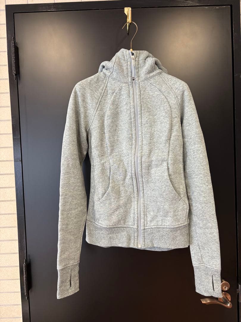 ルルレモン　スキューバフーディ　2サイズ　薄いブルー　超美品