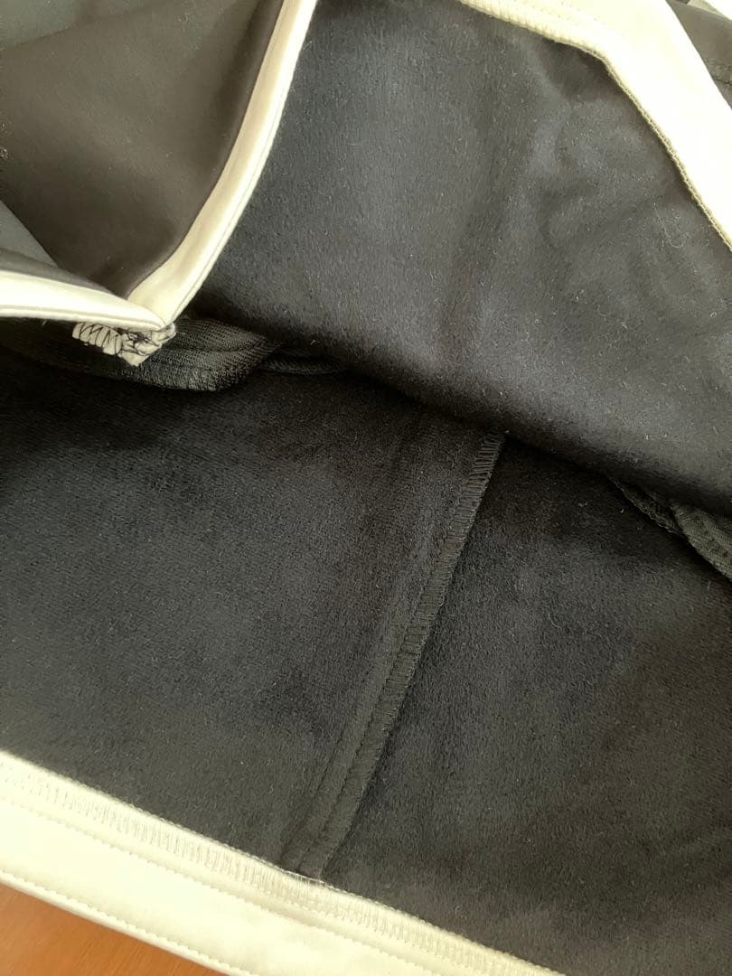 ⭐️タグ付き新品⭐️デサントゴルフ　裏起毛　撥水　防風　ボンディングプリーツスカート