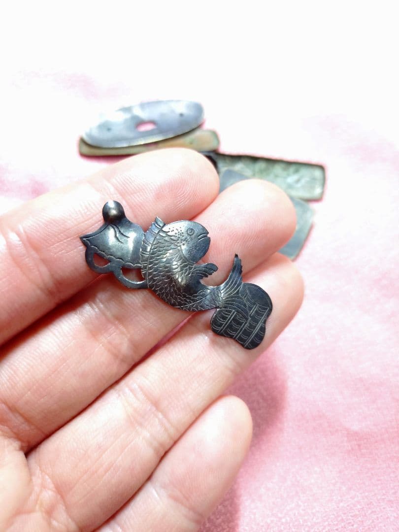 金属工芸　達磨　鯛　銀製　四分一銀　銅製 彫刻 アンティーク 工芸品