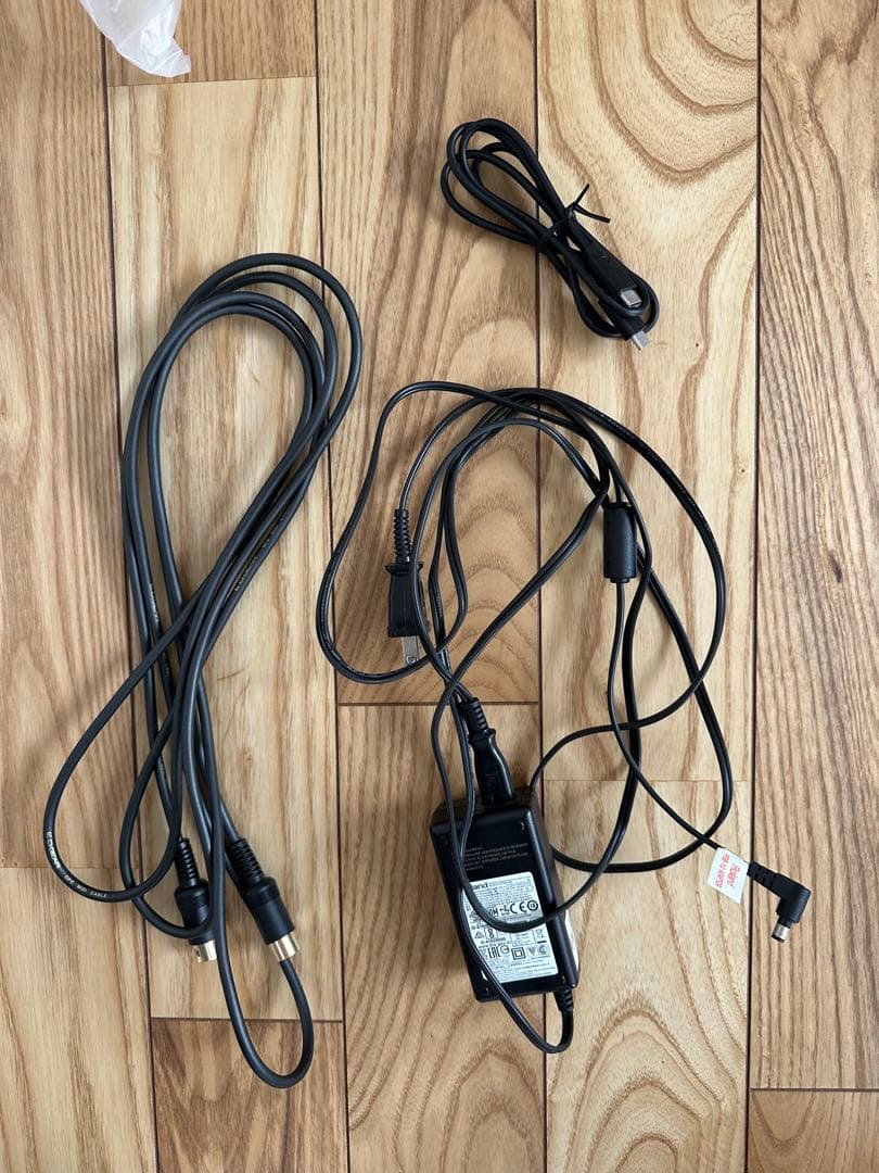 【ちさと】Roland JUNO-DS シンセサイザー　ホワイト