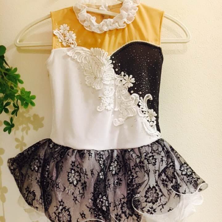 ★未使用★定価より半額以下‼︎フィギュアスケート衣装