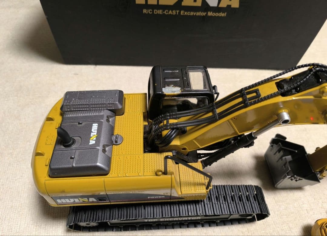 s*k様 HUINA ラジコンショベルカー 1580