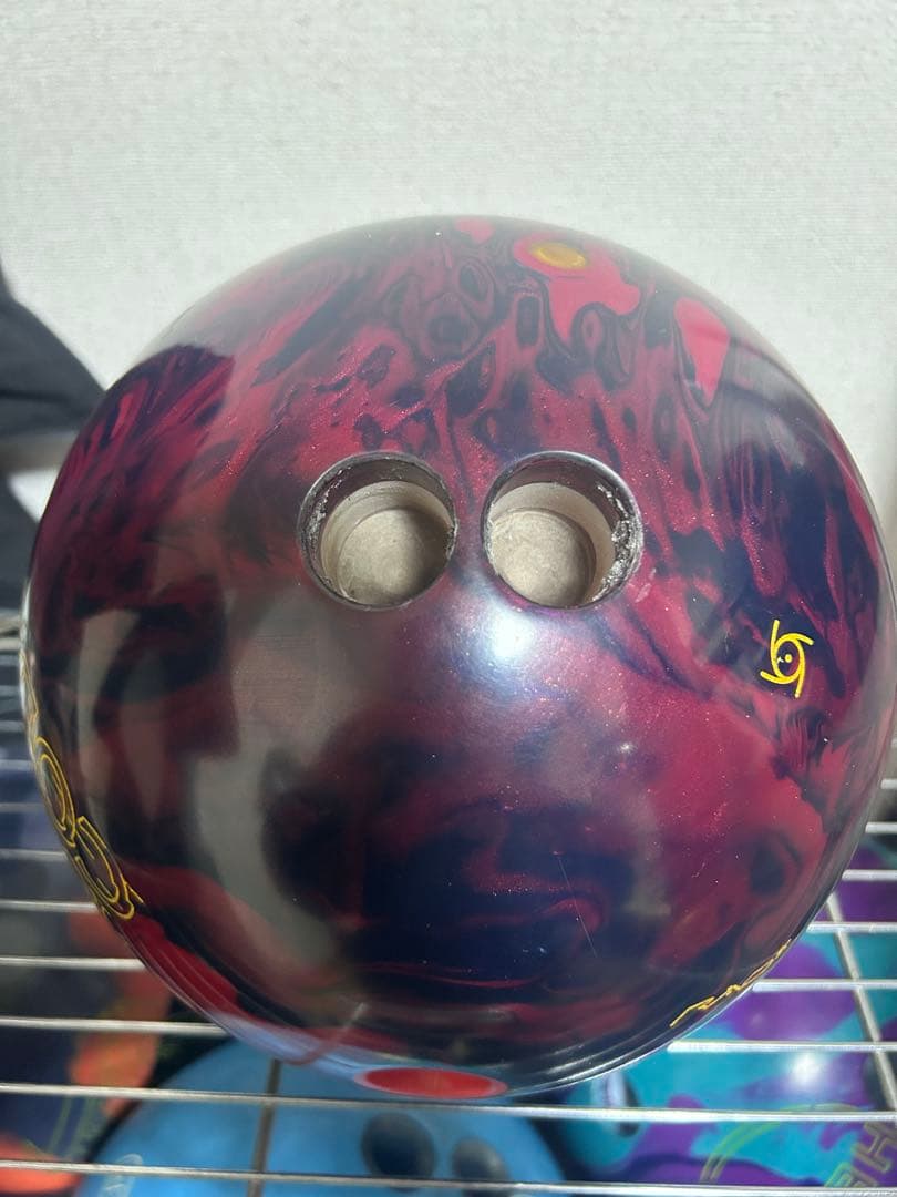 ICONIC CODE ボウリングボール