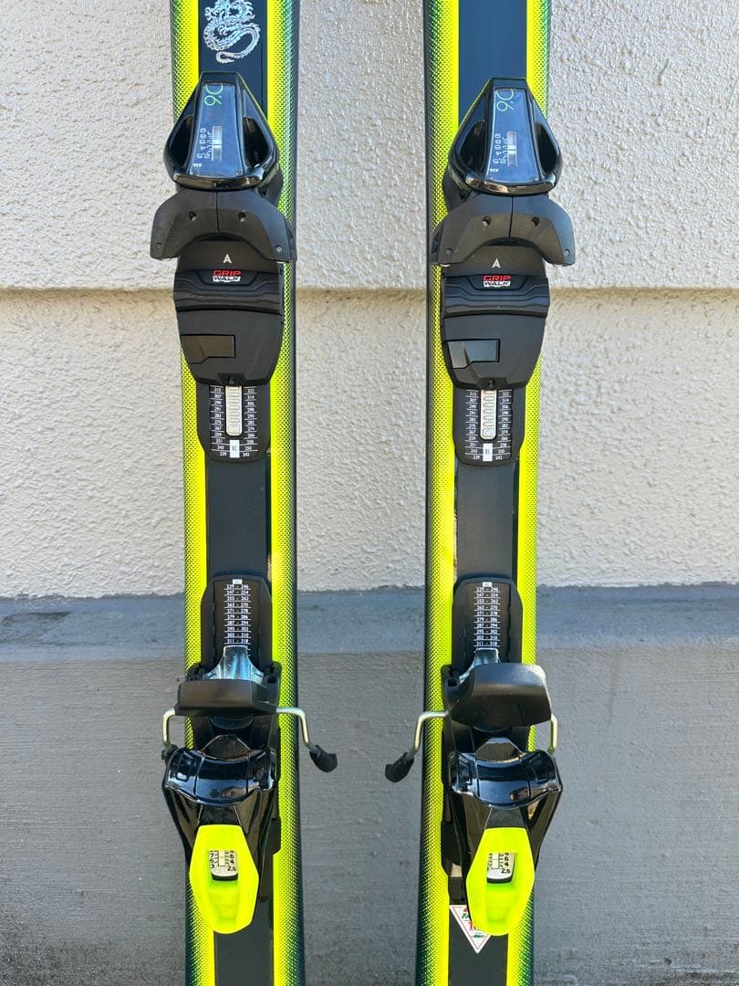 ヘッド(HEAD)スキー板 SHAPE V1 160cm+SLR9.0AC GW