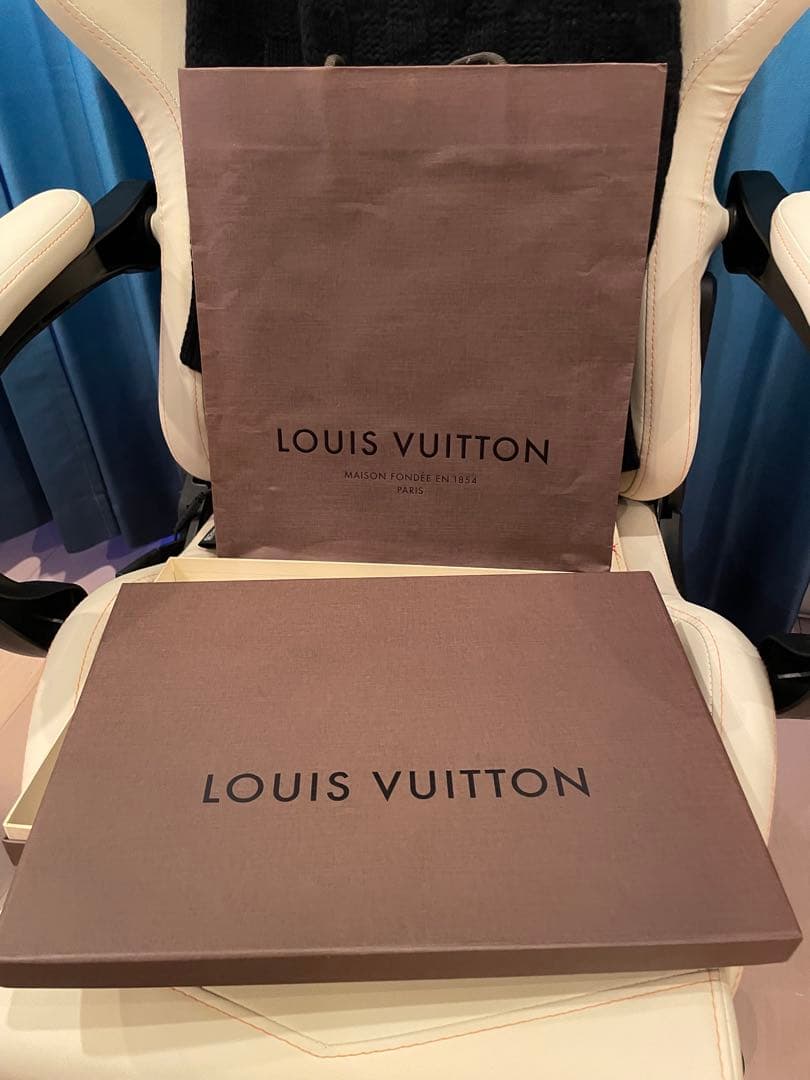 LOUIS VUITTON ブラックマフラー カシミヤ100%