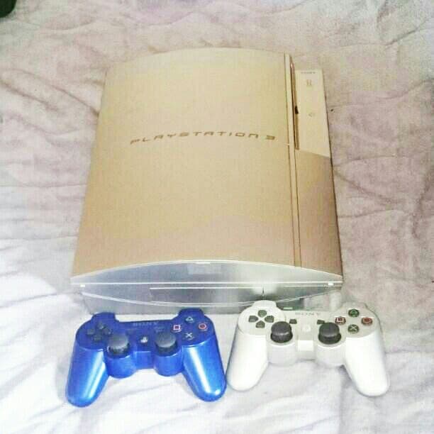 PS3本体、コントローラー2つセット