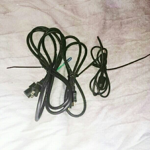 PS3本体、コントローラー2つセット