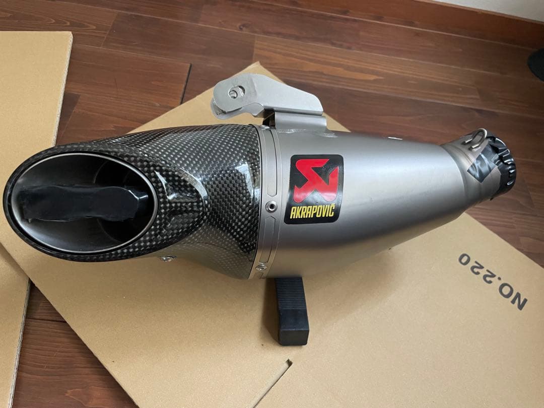 アクラポビッチ　MT-07 RM33J JMCA認証　マフラー　レーシングライン