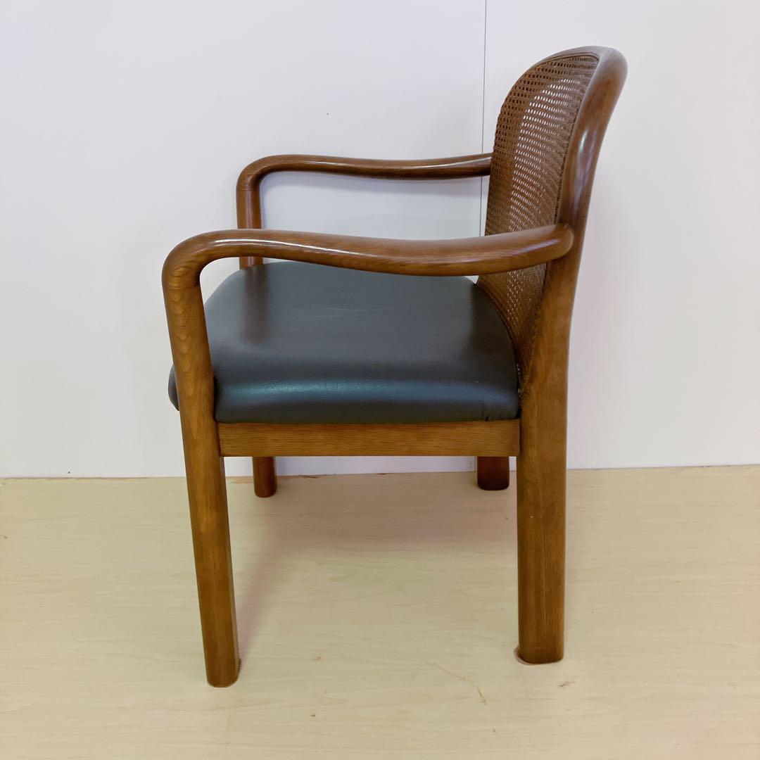 飛騨産業　キツツキマーク　ラタン　アームチェア　ダイニングチェア　座面レザー