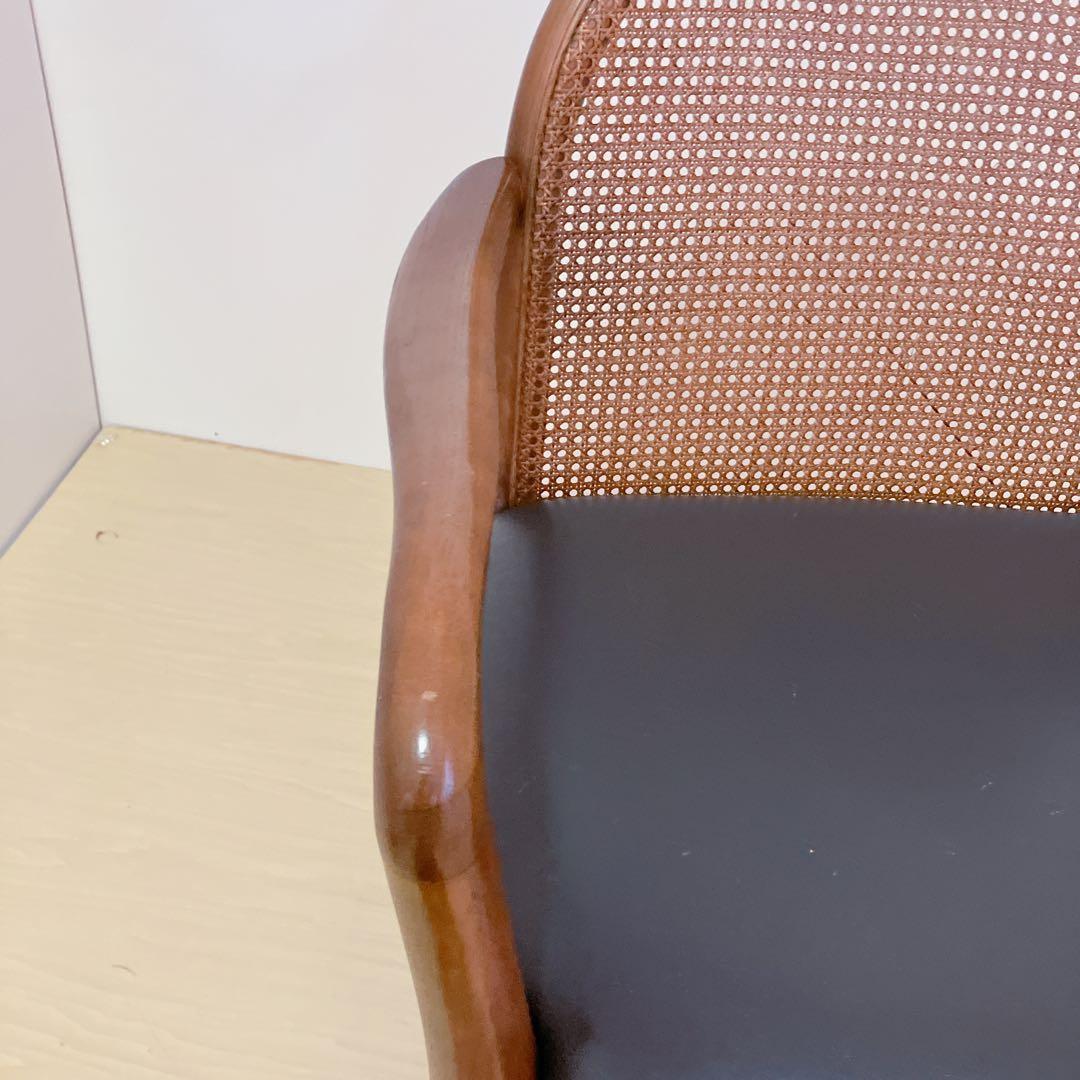 飛騨産業　キツツキマーク　ラタン　アームチェア　ダイニングチェア　座面レザー