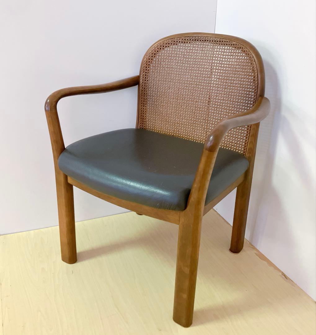 飛騨産業　キツツキマーク　ラタン　アームチェア　ダイニングチェア　座面レザー