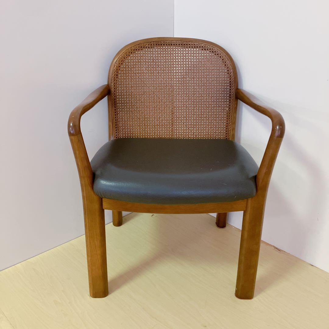 飛騨産業　キツツキマーク　ラタン　アームチェア　ダイニングチェア　座面レザー