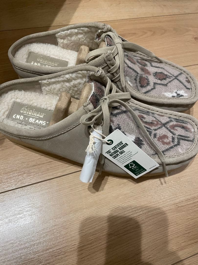 クラークスオリジナルズ　ワラビー　ビームス　エンド　スキークラブ　トリプルコラボ