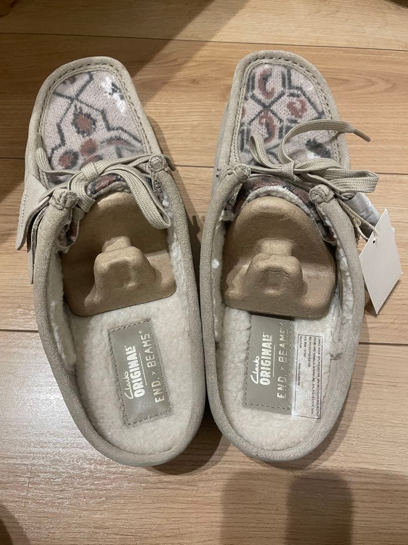 クラークスオリジナルズ　ワラビー　ビームス　エンド　スキークラブ　トリプルコラボ