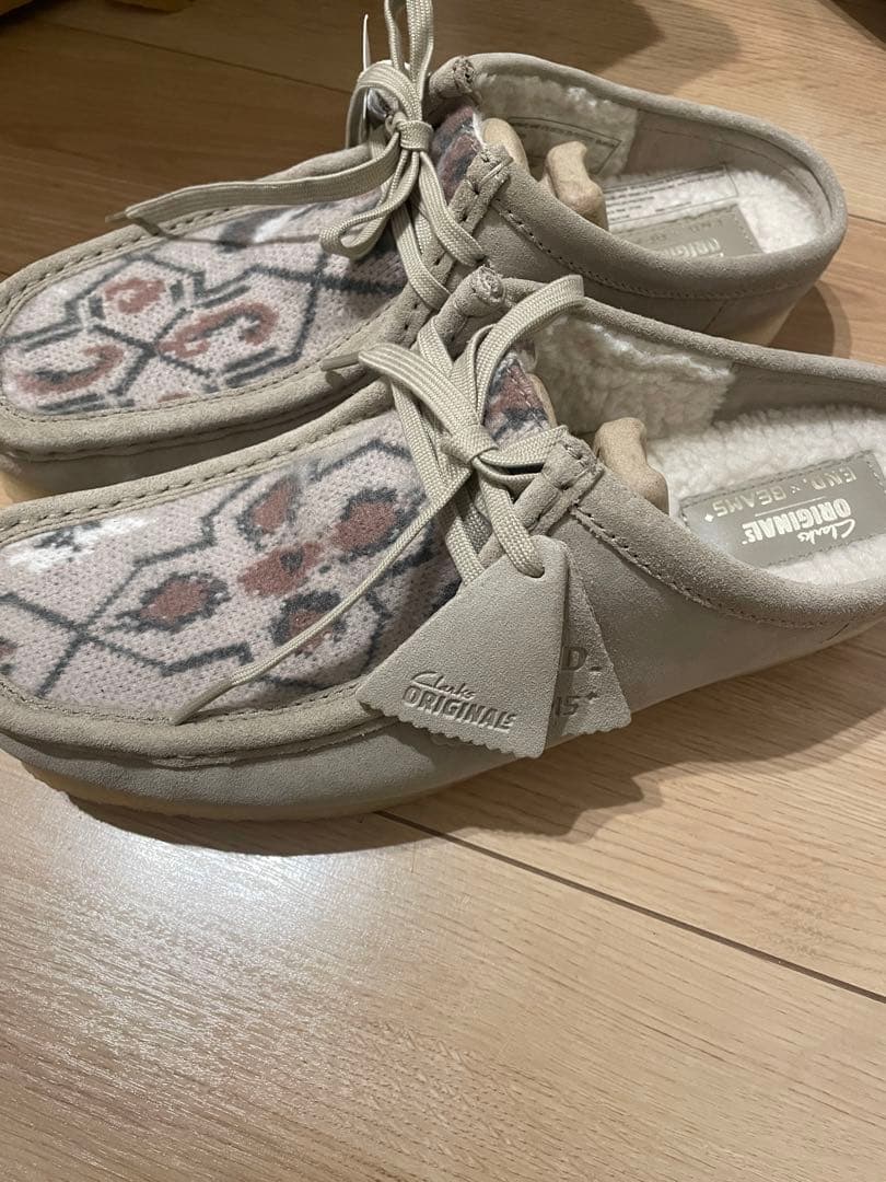 クラークスオリジナルズ　ワラビー　ビームス　エンド　スキークラブ　トリプルコラボ