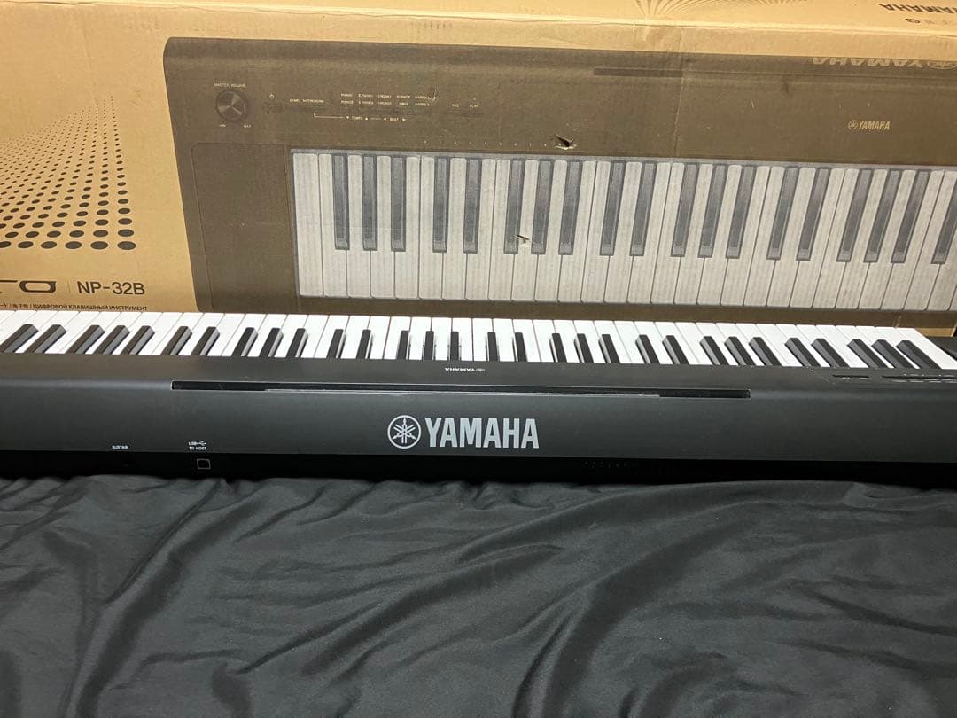 76鍵 ピアジェーロ NP-32B （ペダル付き）