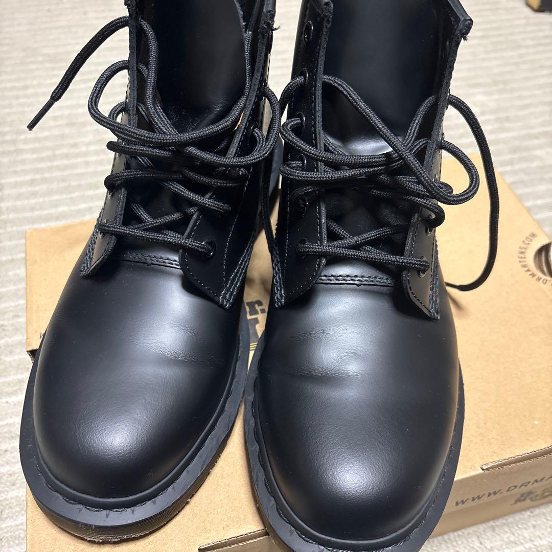 【美品】Dr. Martens ブラック レースアップブーツ