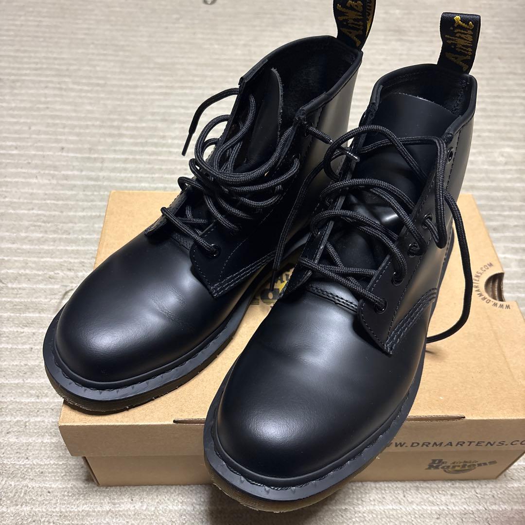 【美品】Dr. Martens ブラック レースアップブーツ