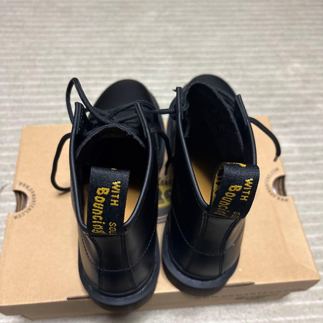 【美品】Dr. Martens ブラック レースアップブーツ