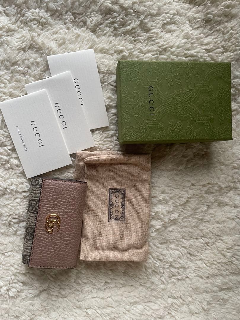 GUCCI ピンク マーモント キーケース