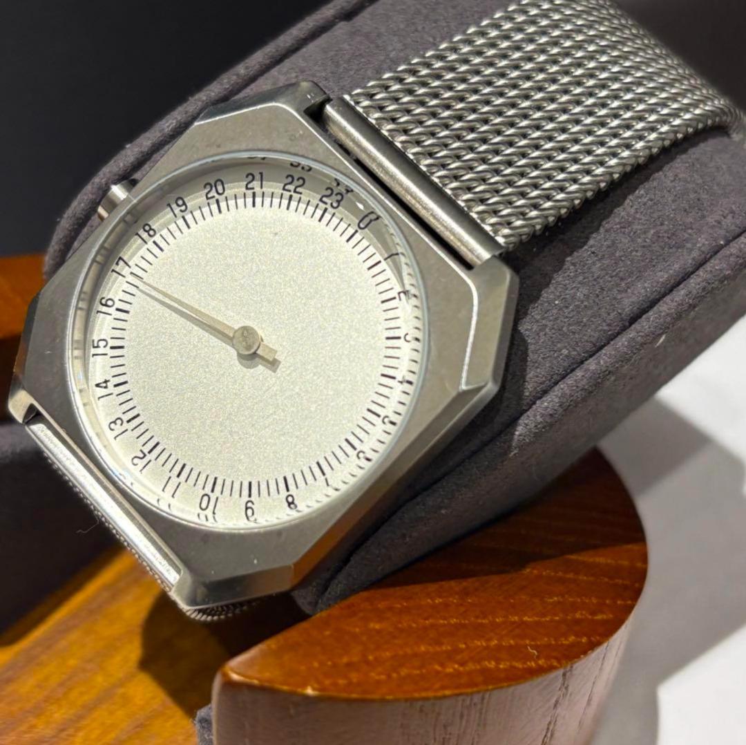 Slow Jo 01 スイス製 オールシルバー 腕時計 レア 美 品 箱付き