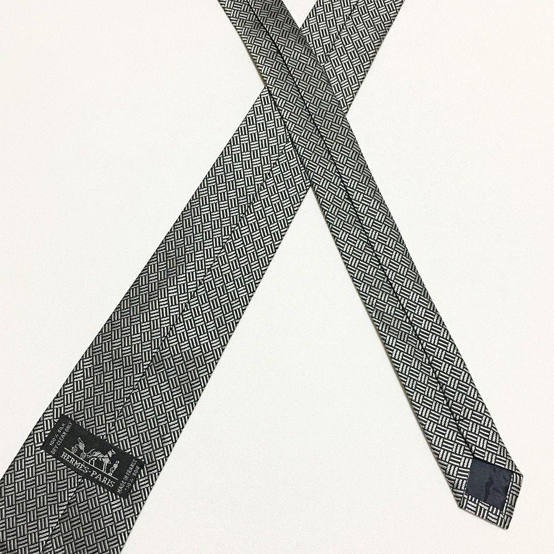 未使用級 エルメス HERMES ネクタイ シルク100% シルバー H柄
